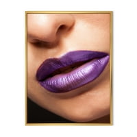 Дизайнарт 'близък изглед на момиче устни с лилаво червило' модерна рамка платно стена арт принт